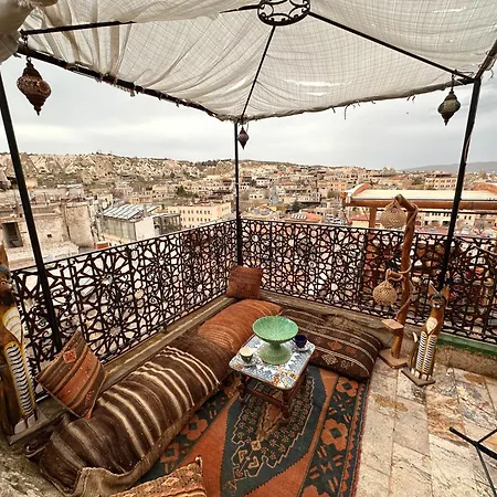 Hotel Palace Cave
