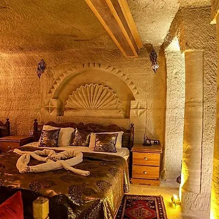 Palace Cave 2*