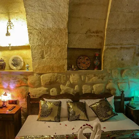 Hotel Palace Cave 2*