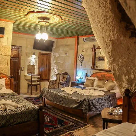 Palace Cave 2*
