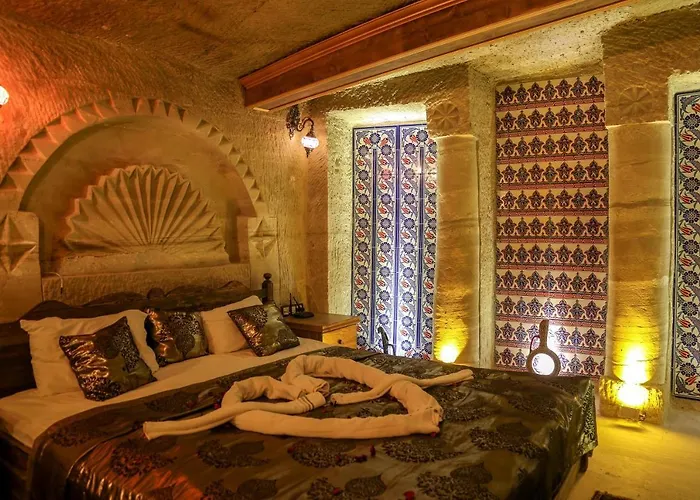 Palace Cave גורמה