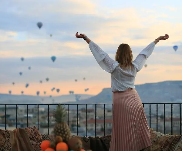 Palace Cave Szálloda 2*