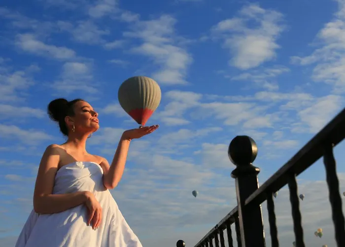 Palace Cave מלון 2*