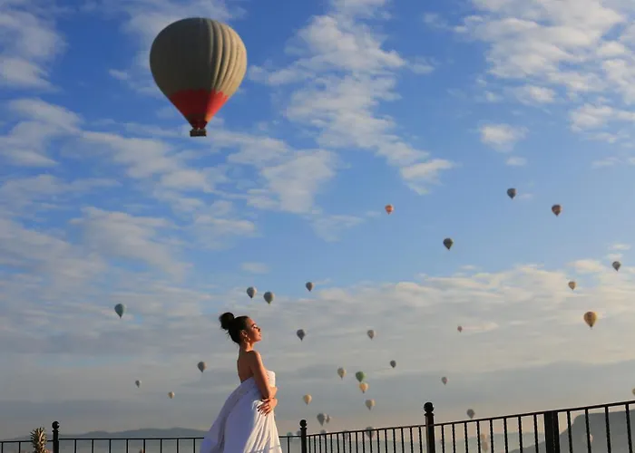 Palace Cave Szálloda