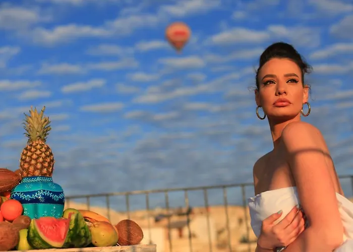 Palace Cave מלון 2*