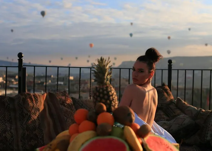 Palace Cave Szálloda